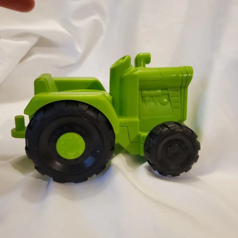 Fisher Price Little People Helpful Harvest Tractor‎ Mattel Green Movable